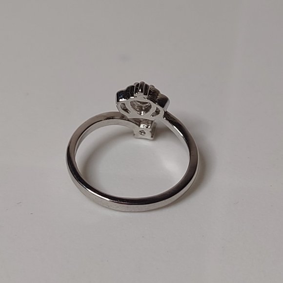 Cute Size 5.5 Crown Ring - Picture 8 of 10